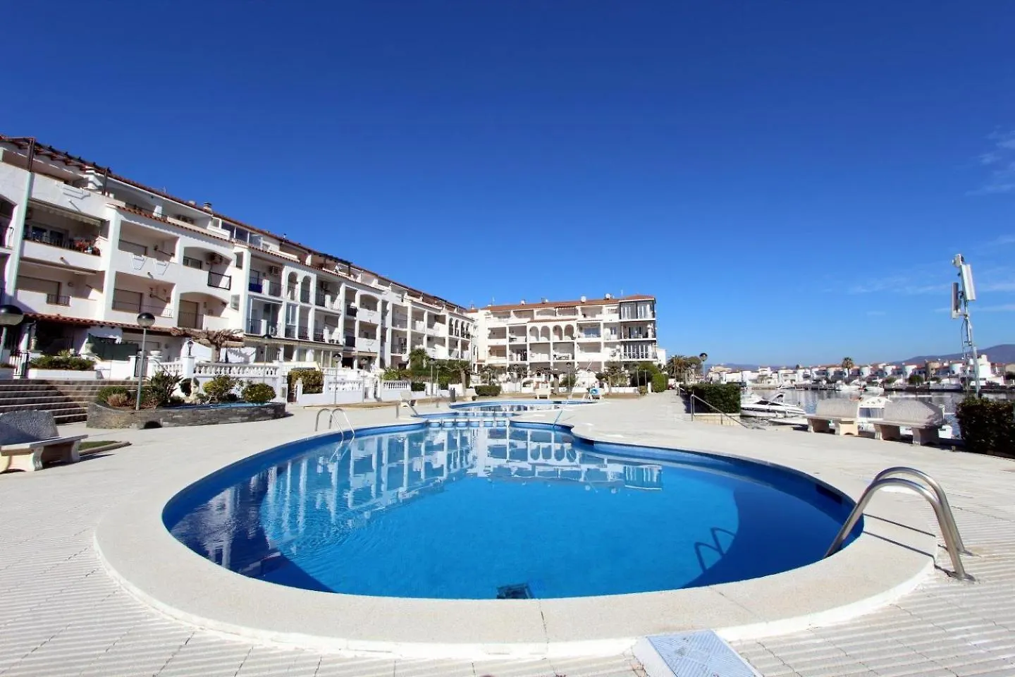 Leon Inmo Apartment Regina - 15762 Empuriabrava 0*,
